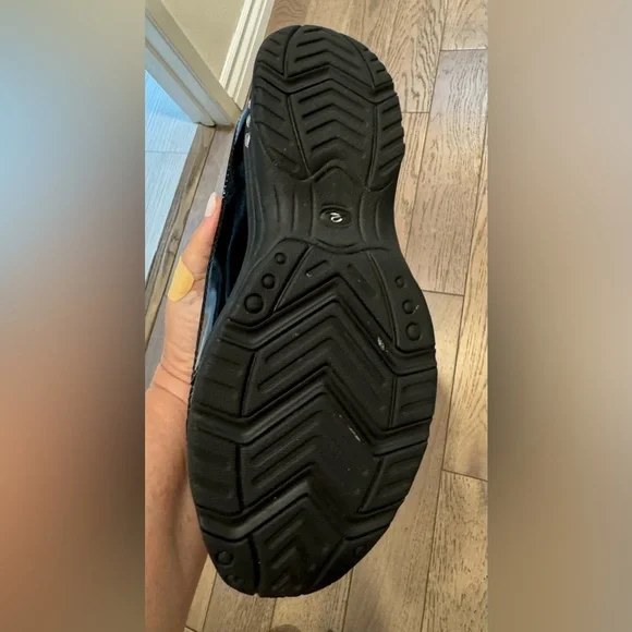 New Easy Spirit 8.5 WW Black Mule/Clogs - Picture 4 of 8